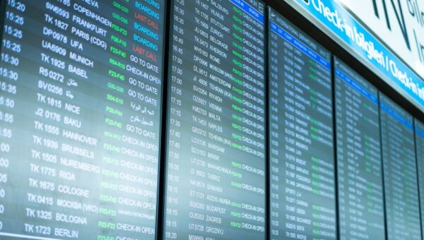 How to Make the Most Out of Airport Layovers