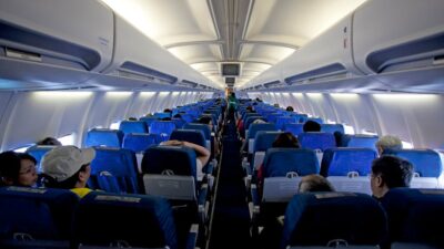 How to Survive a Long-Haul Flight Without Feeling Jetlagged