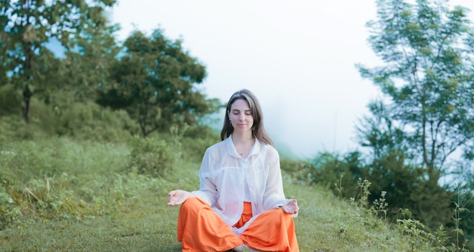 Sky Yoga and Meditation: Elevating Your In-Flight Experience in 2026